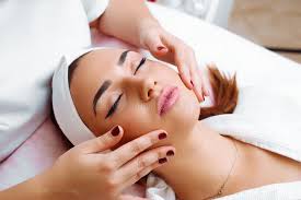 bay leaf is effective for beauty treatment.